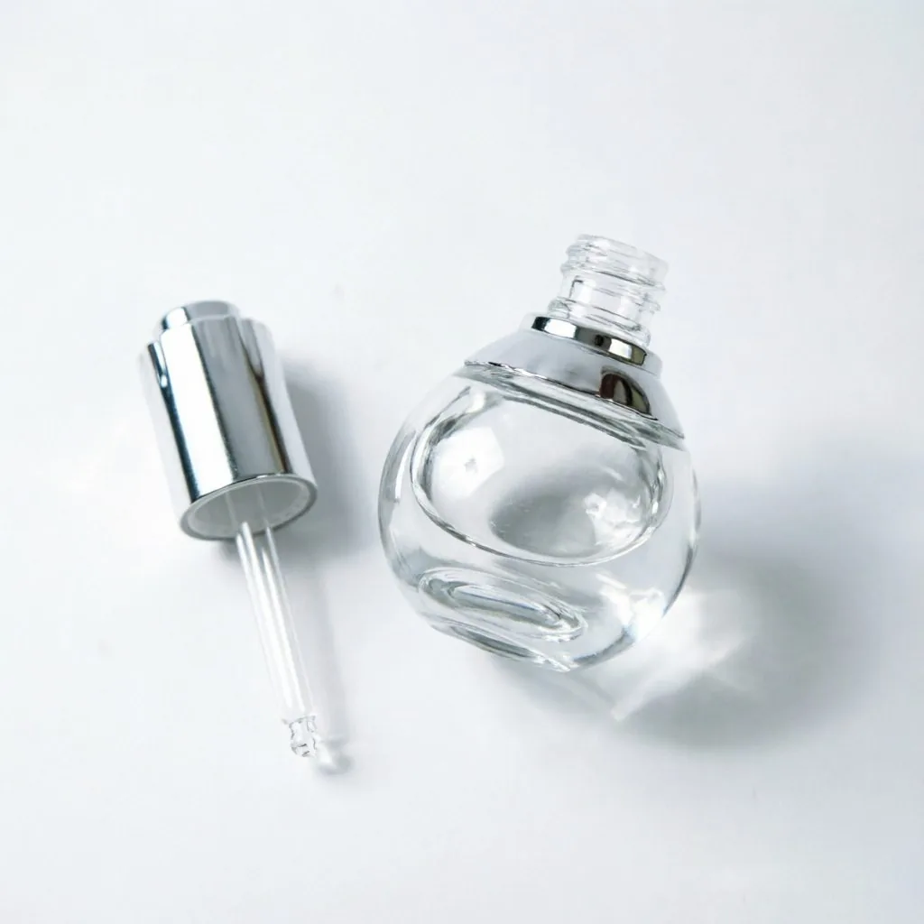 Round Glass Aromatherapy Bottle with Silver Cap 30ml