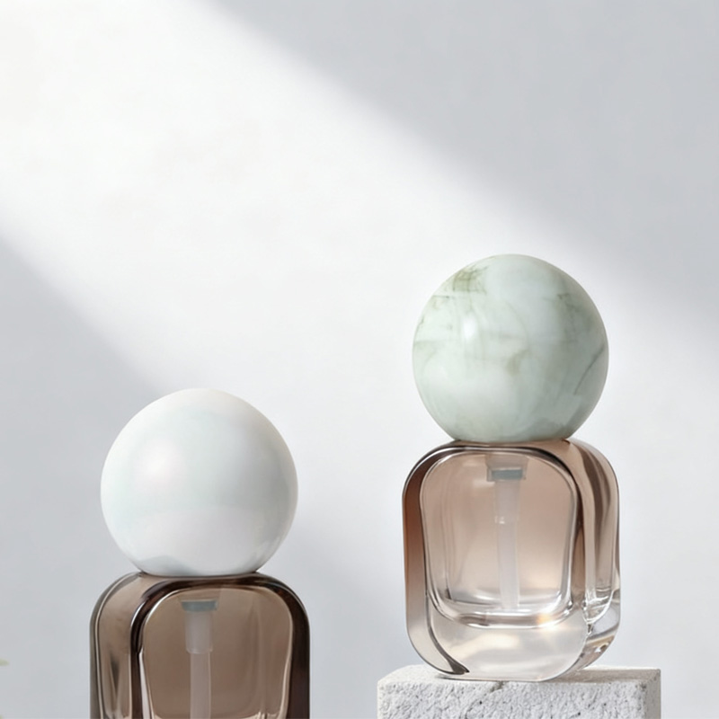 Stock Wholesale 30ml Rounded Flat Square Essential Oil Bottle Clear Empty Dropper Bottle