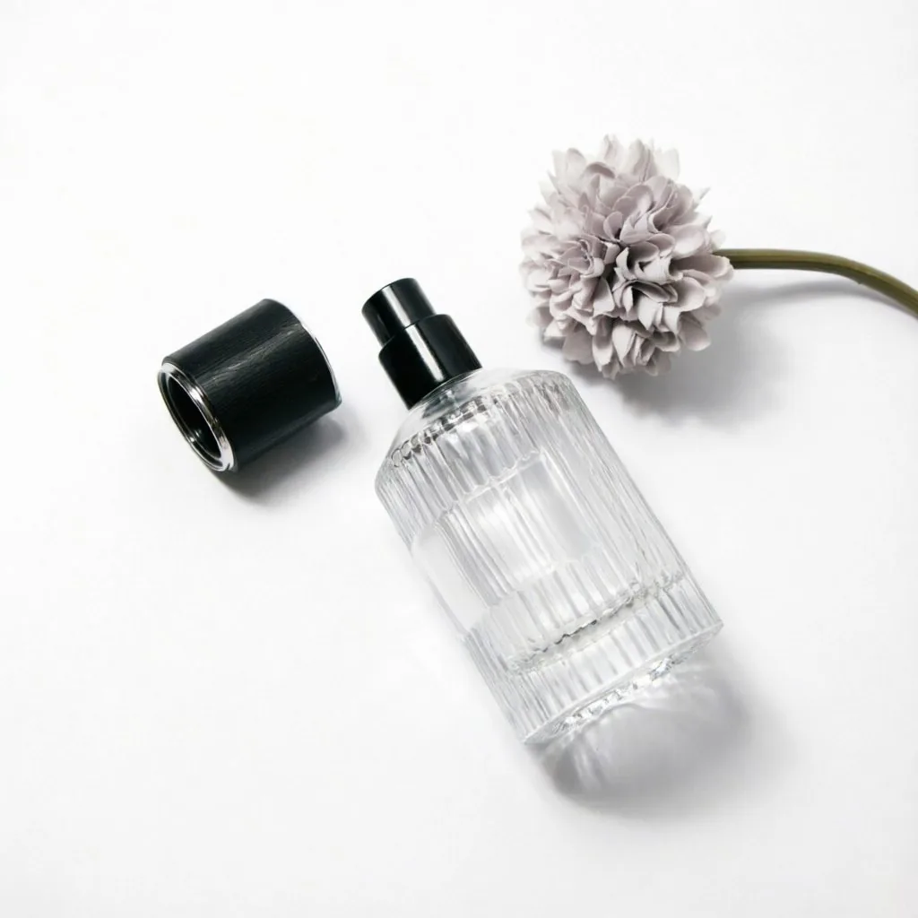 Ribbed Round Glass Parfümflasche mit Black Spray Pump 50ml