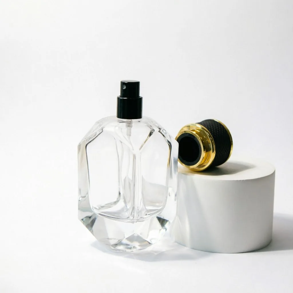 Multi-Faceted Glass Parfümflasche mit Black Gold Cap 50ml 100ml