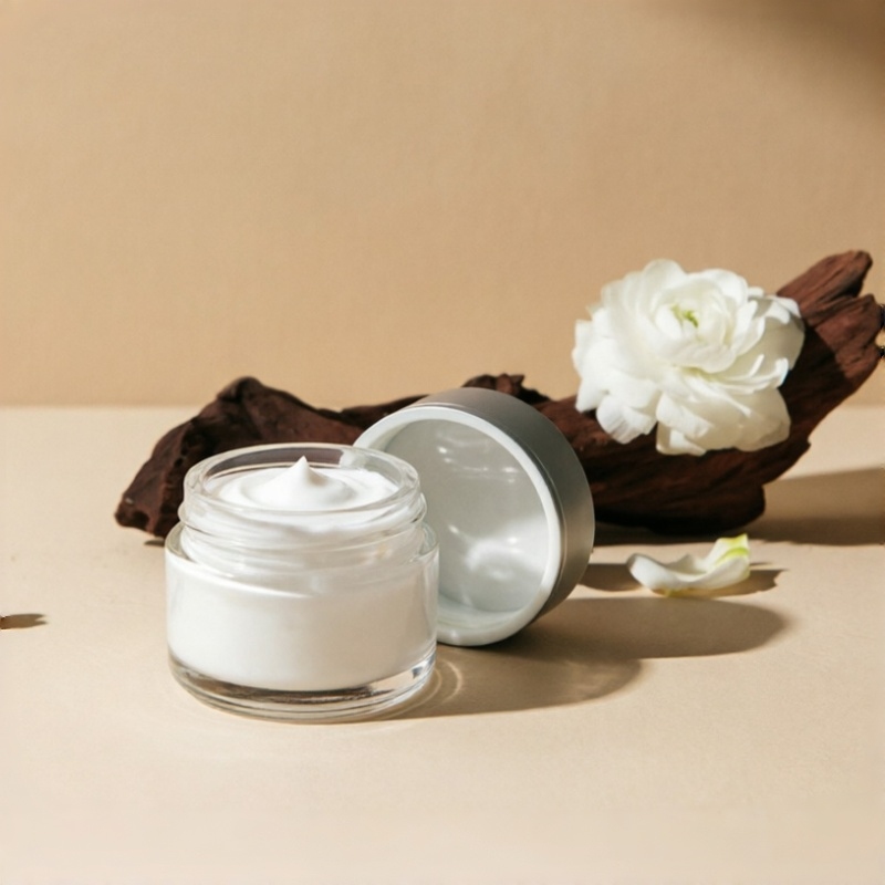 klar mattiert Cosmetic Cremetiegel mit Silver Lid