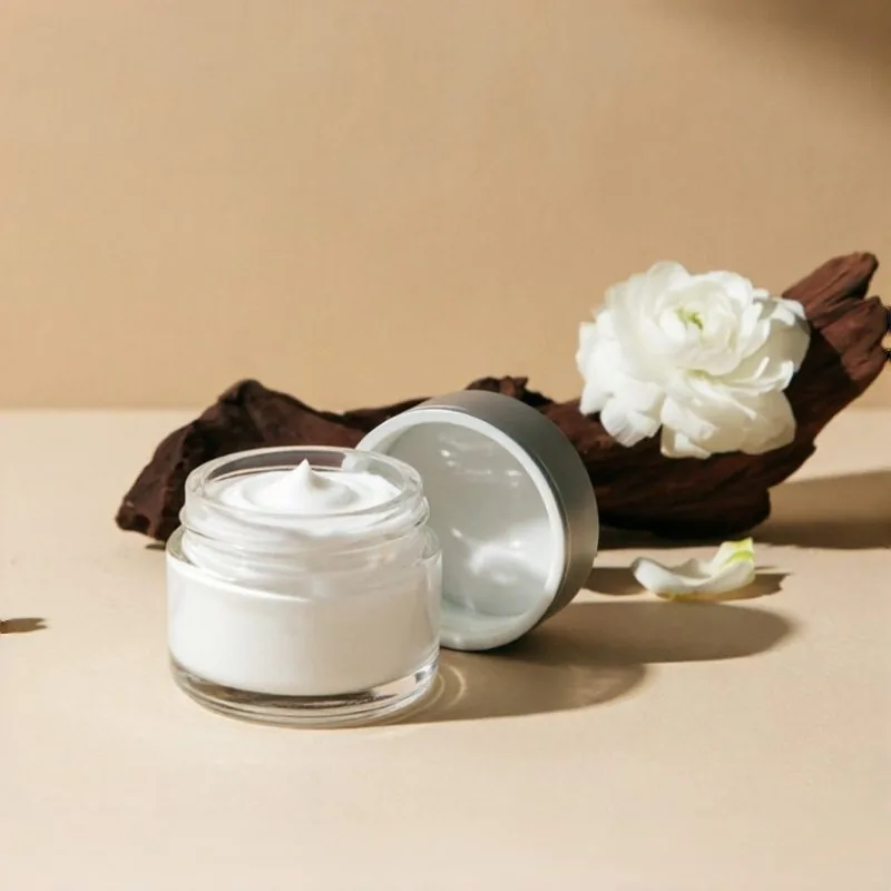Clear Frosted Cosmetic Cream Jar with Silver Lid
